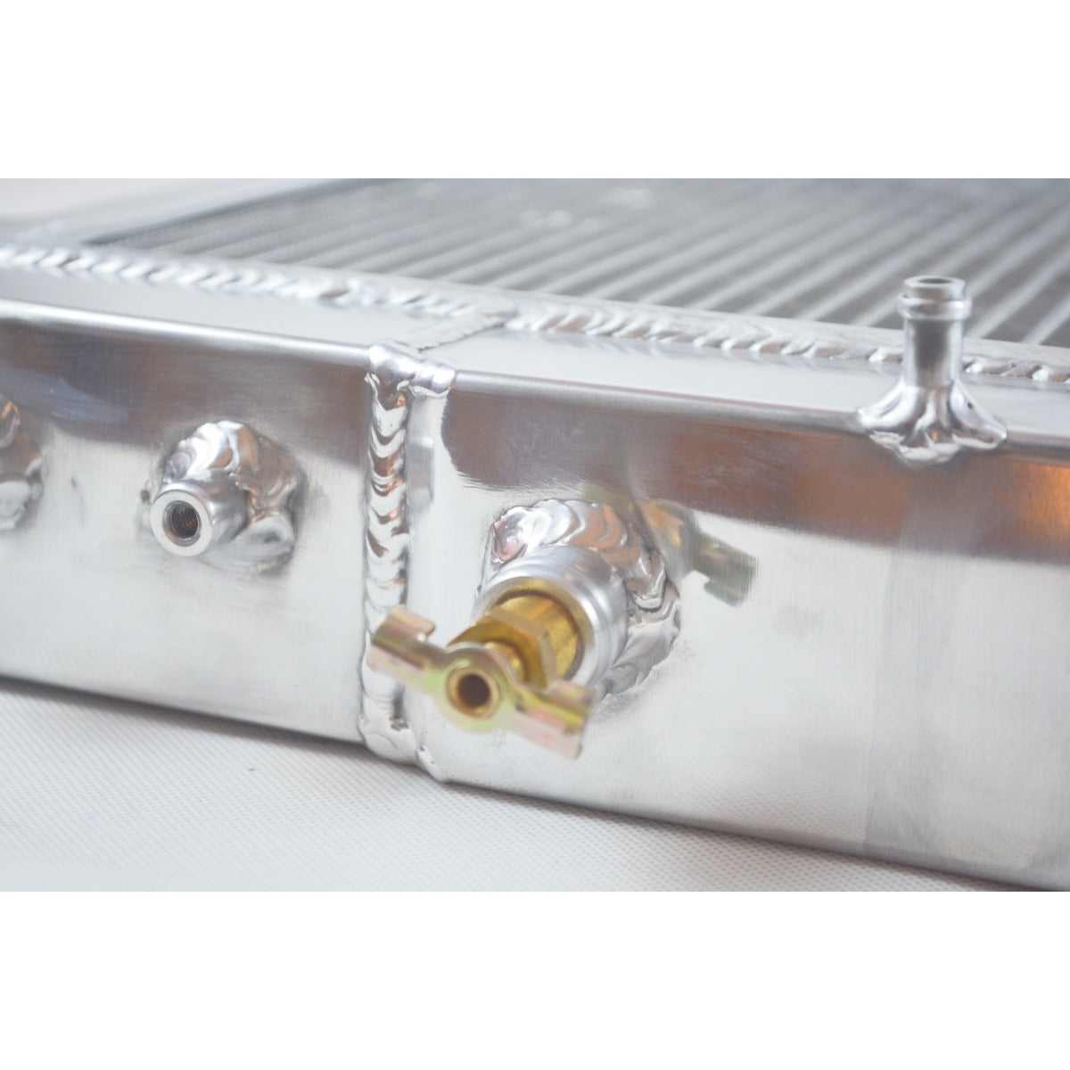 Wolrey Aluminum Radiator Fits 05-17 TOYOTA HILUX KUN16R KUN26R 3.0 TURBO DIESEL AT 2010